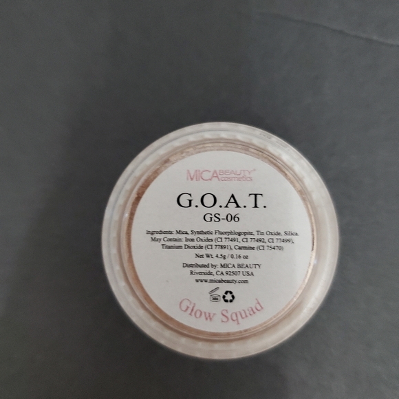 MICA- Mineral Foundation Loose Powder - Picture 4 of 4